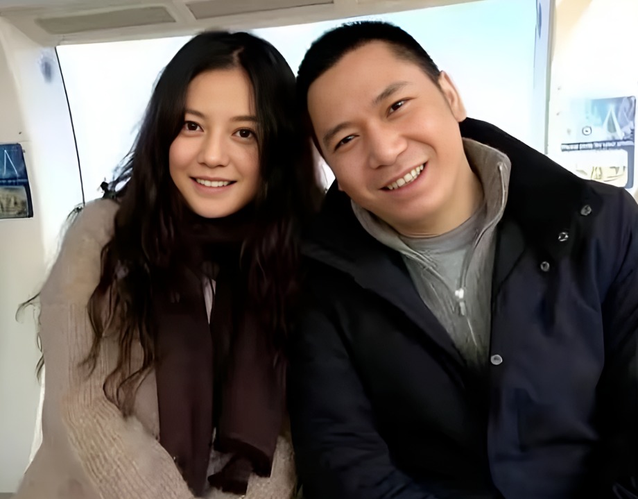 Triệu Vy - Huỳnh Hữu Long thời còn mặn nồng. Ảnh: Xinhua