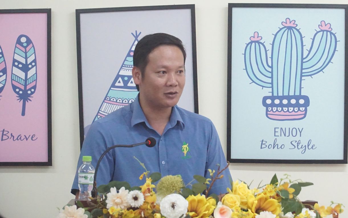 Chủ tịch Công đoàn công ty Công ty TNHH MTV Pinetreeanh anh Huỳnh Ngọc Đồng Khởi phát biểu tại buổi trao quà Tết. Ảnh: Nhật Hồ.