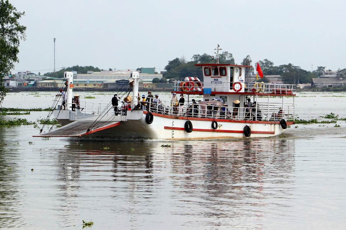 Bến phà Trần Phú nối Cần Thơ – Vĩnh Long hoạt động từ 4 giờ đến 21 giờ hằng ngày. Ảnh: Tạ Quang