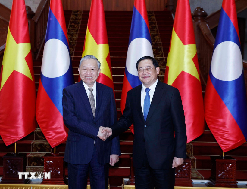 General Secretary To Lam requested Vietnam - Laos to promote and create breakthroughs in economic, trade and investment cooperation. Photo: VNA