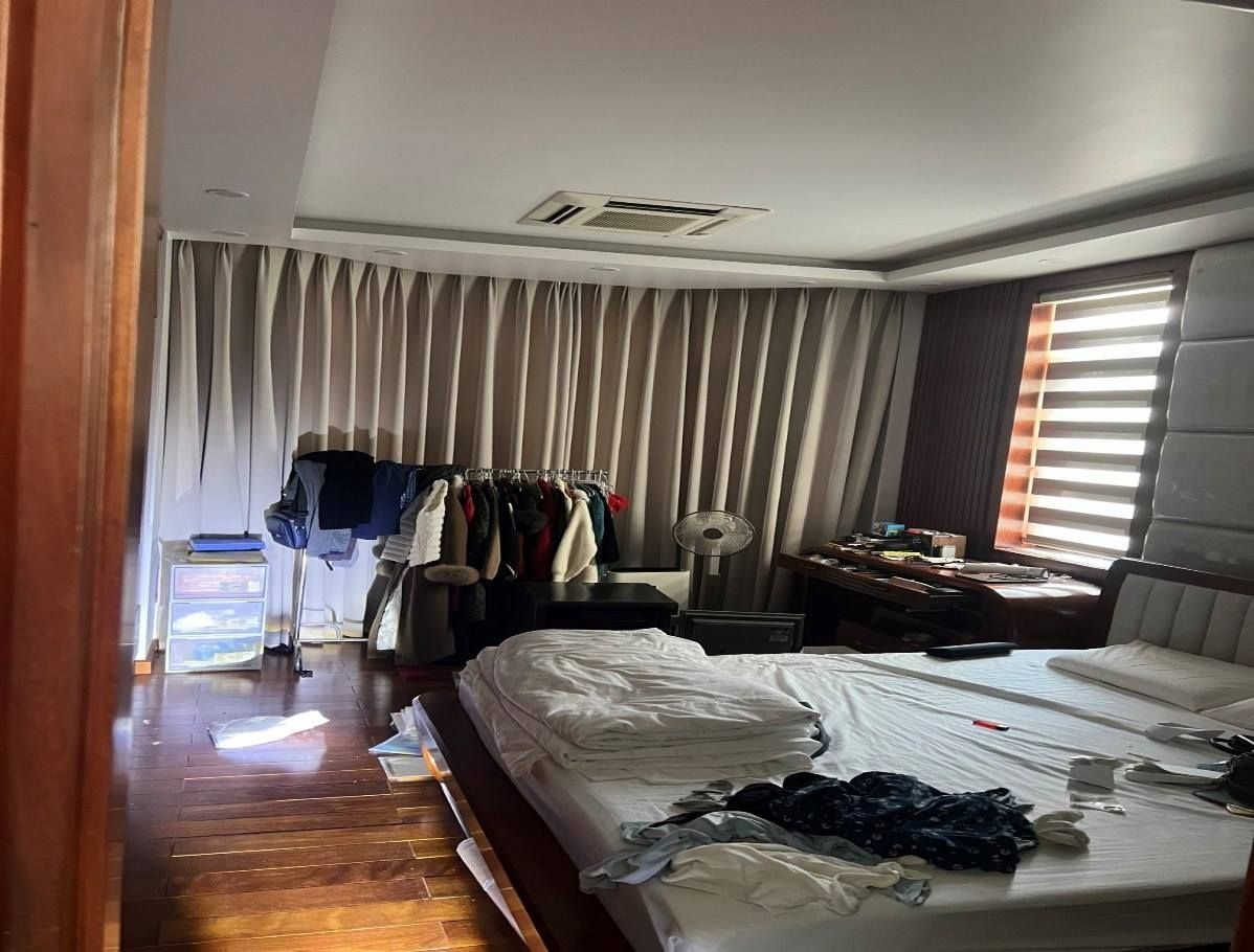 3 đối tượng Trung Quốc trộm cắp tài sản ở Hải Phòng bị bắt giữ, tạm hoãn xuất cảnh. Ảnh hiện trường vụ việc: Viện KSND Hải Phòng