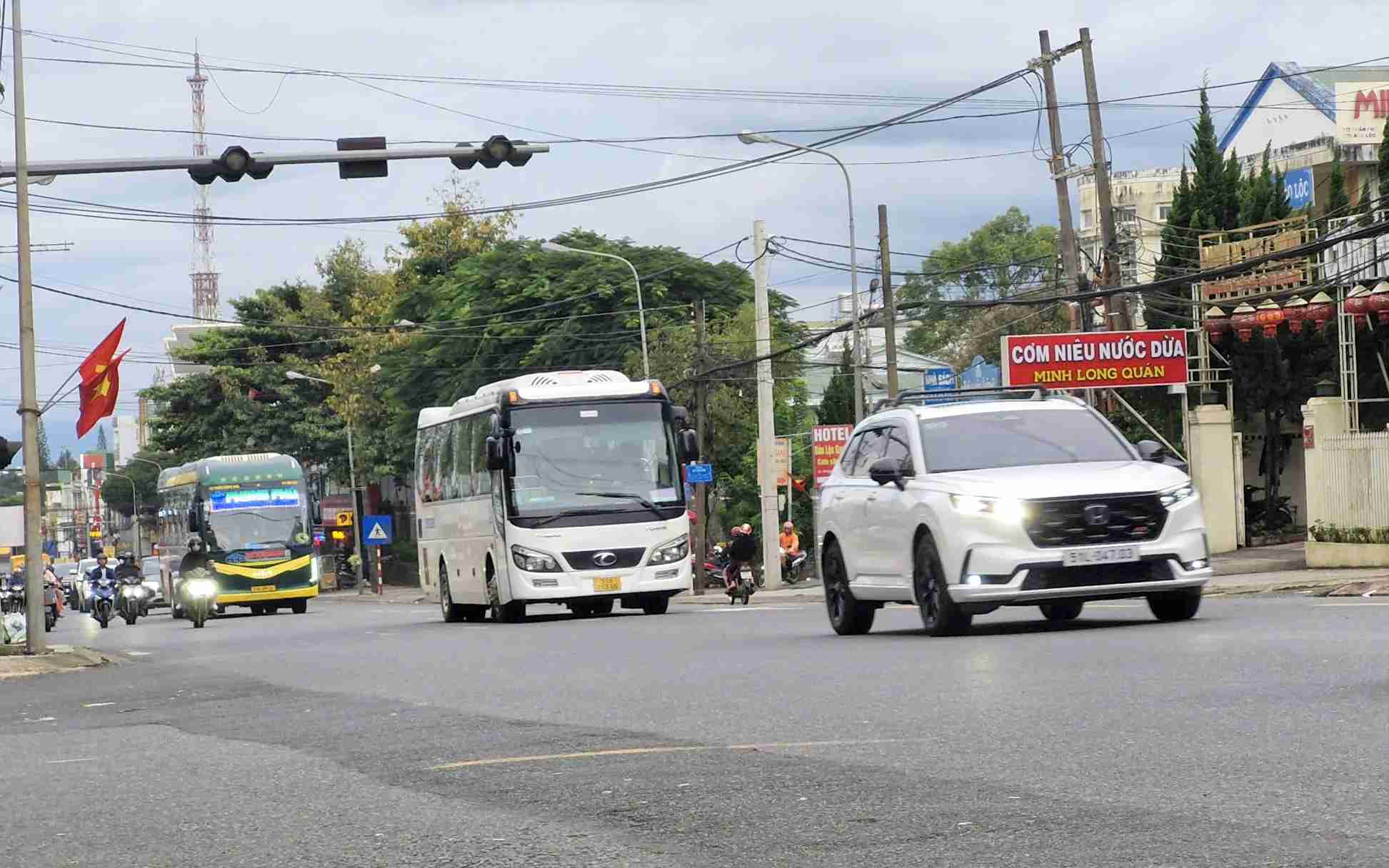 Tỉnh Lâm Đồng cấm xe giường nằm lưu thông trên một số tuyến đường để bảo đảm an toàn cho người dân, du khách đi lại trong dịp Tết. Ảnh: Phúc Khánh 