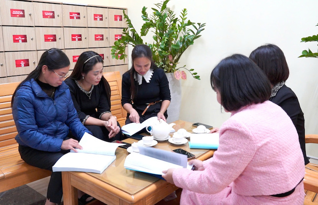 Đội ngũ nhân viên trường học (kế toán, nhân viên thư viện, thiết bị, y tế học đường,...) mong muốn được hưởng phụ cấp ưu đãi nghề 30% từ 1.1.2026. Ảnh: Vũ Linh