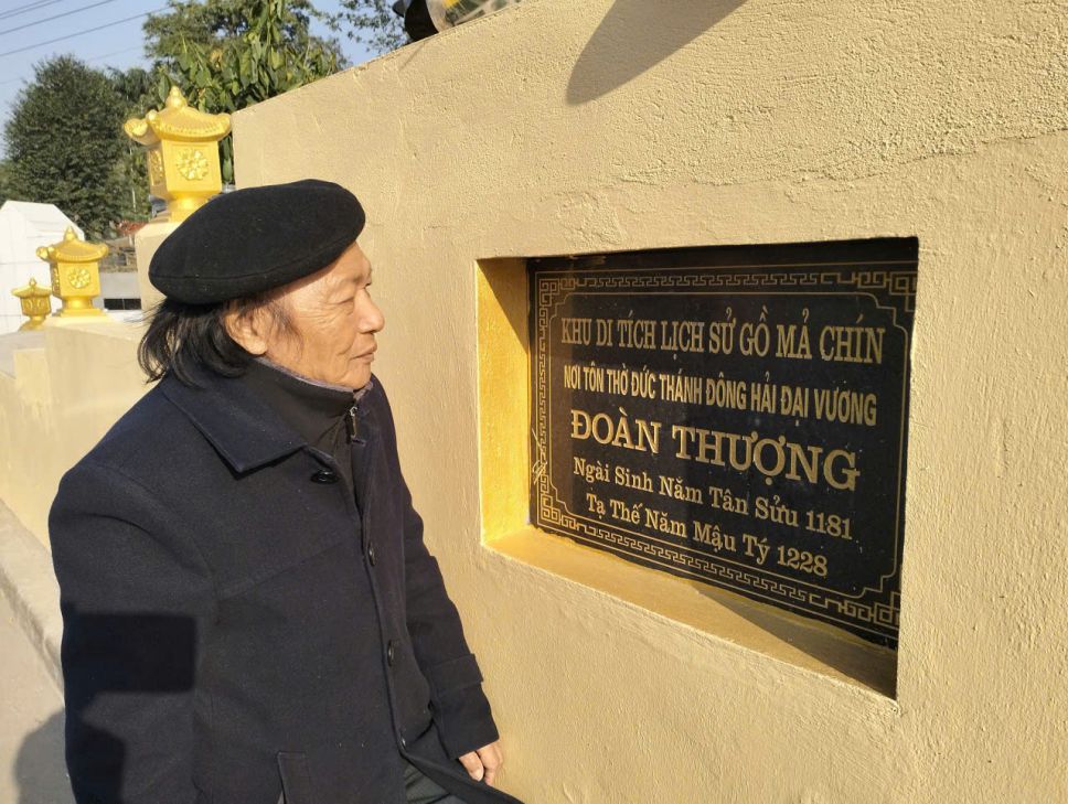 Poet - musician Doan Bong. Photo: Do Van Phu