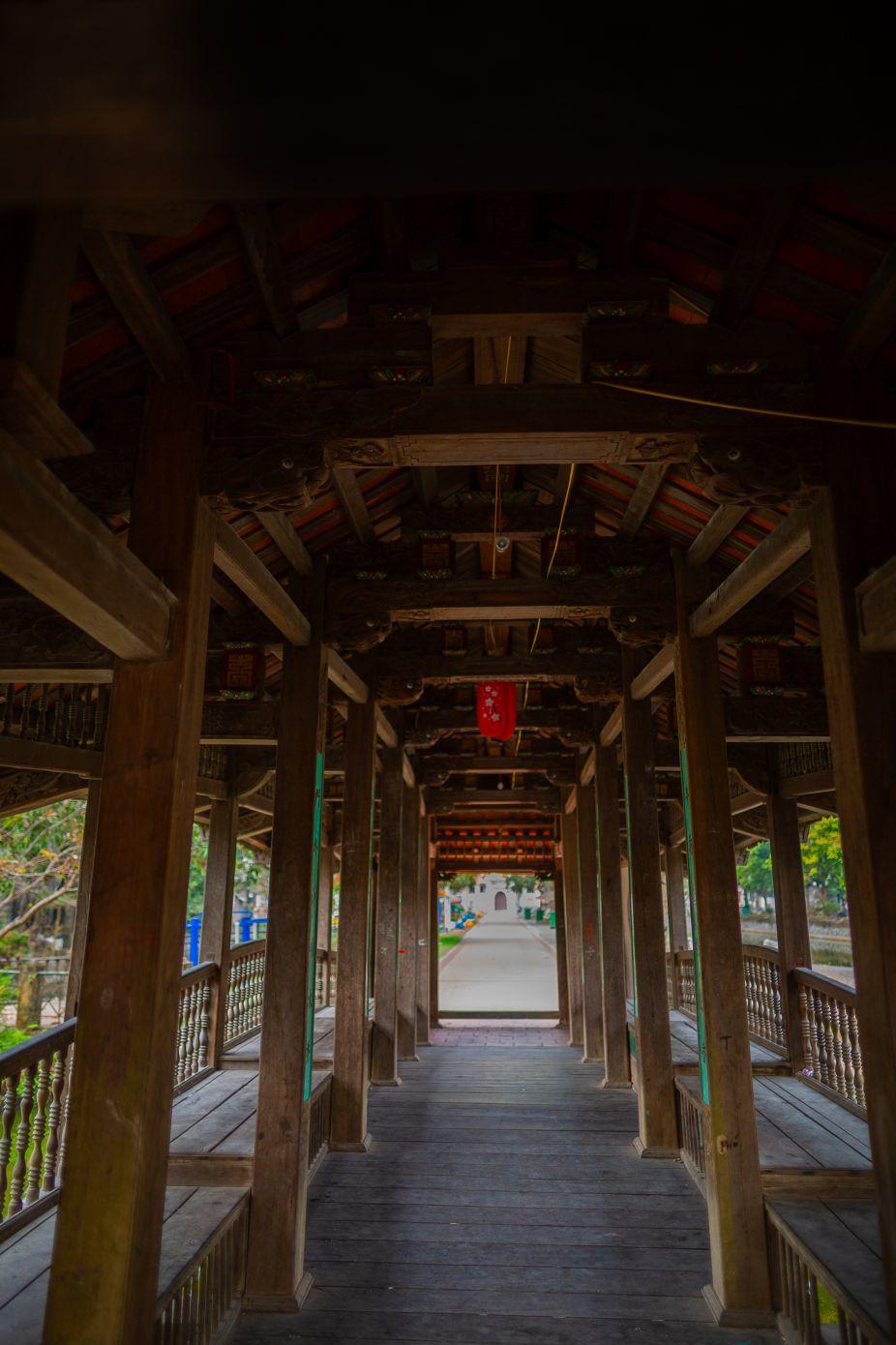 Cầu ngói làng Bình Vọng. Ảnh: Nguyễn Văn Sơn