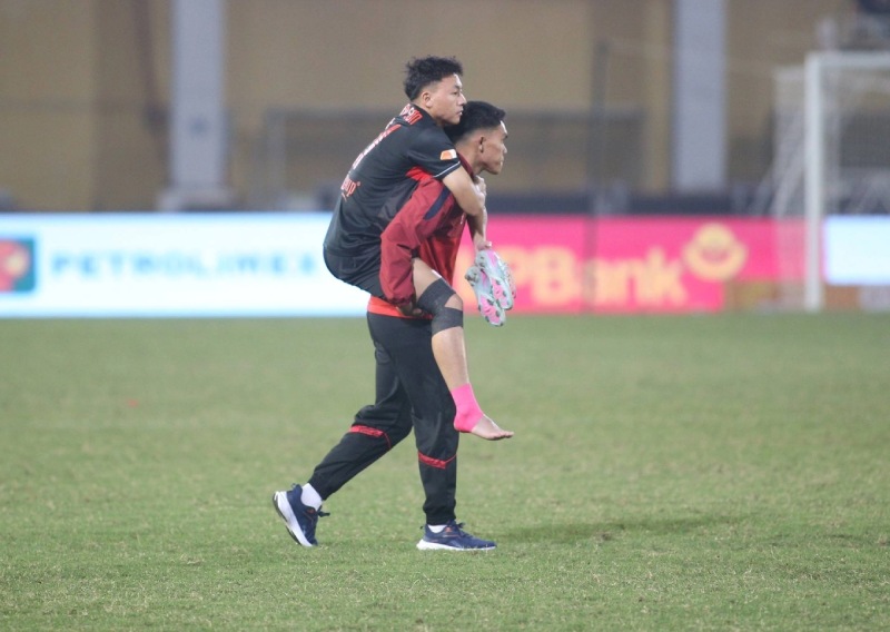 Thái Sơn đứt dây chằng, dự kiến nghỉ thi đấu từ 9 tháng đến 1 năm. Ảnh: NBFC