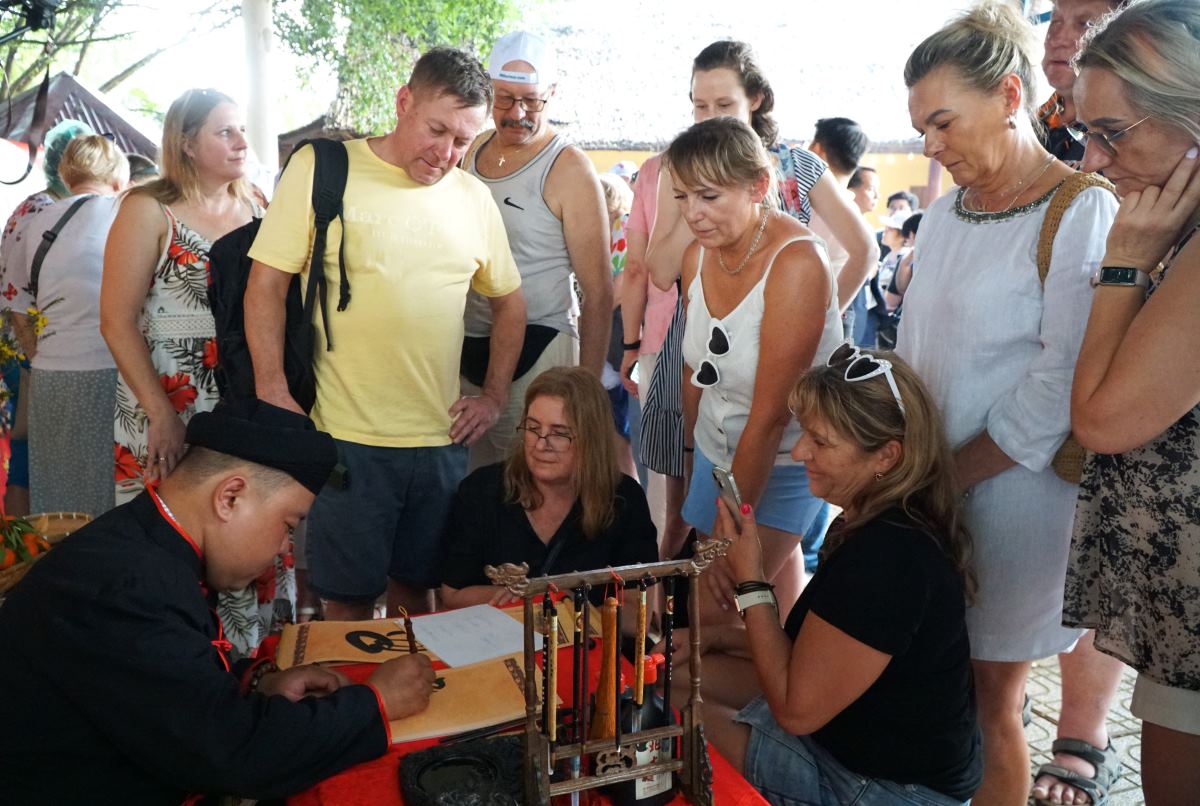 International visitors excitedly experience Vietnamese Tet