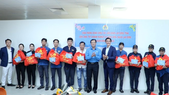 Quà Tết Công đoàn đến với hơn 1.000 đoàn viên, người lao động ở Phú Quốc