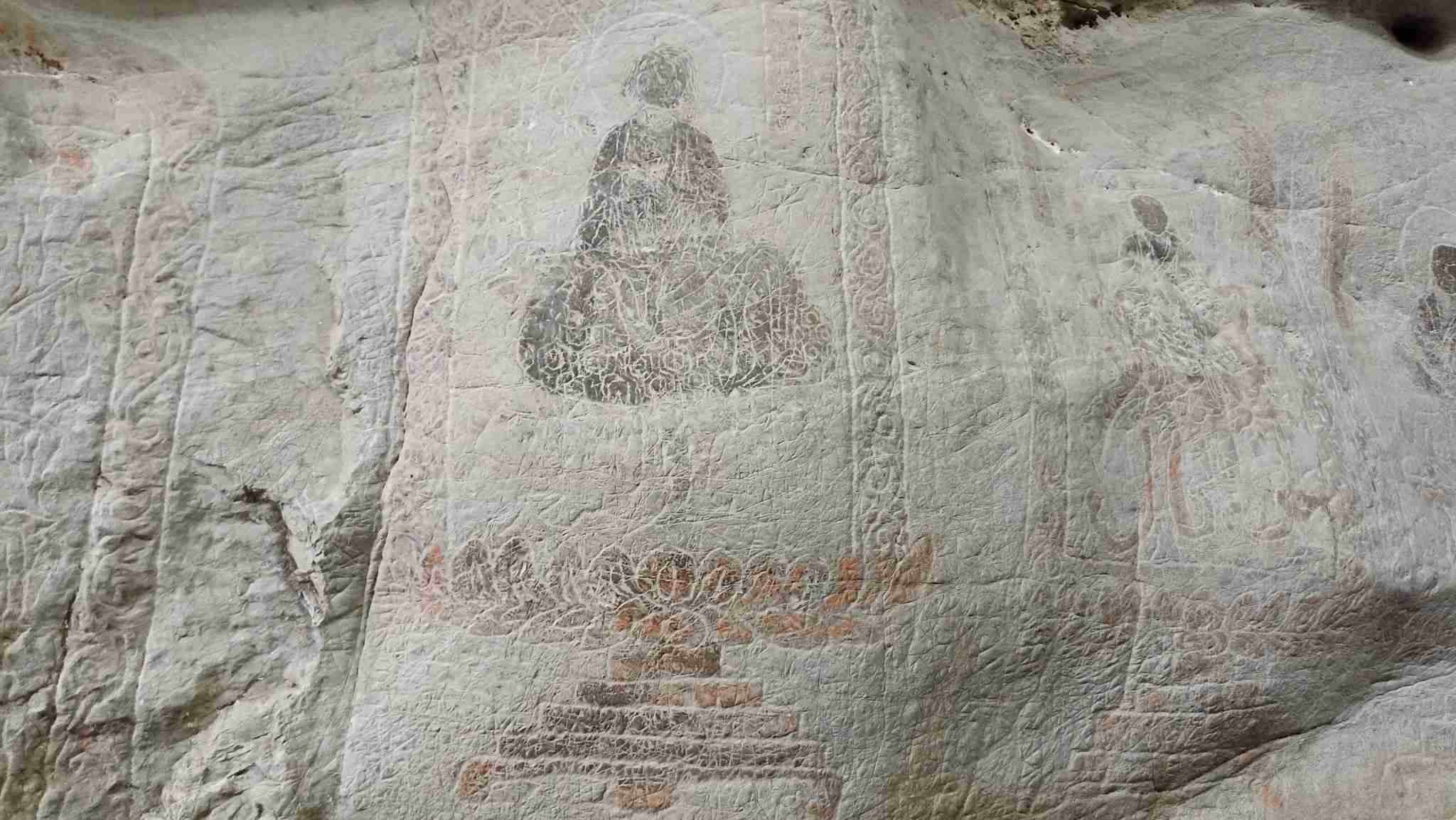 Mỗi bức họ đang mang một dáng vẻ khác nhau. Ảnh: Diệu Anh