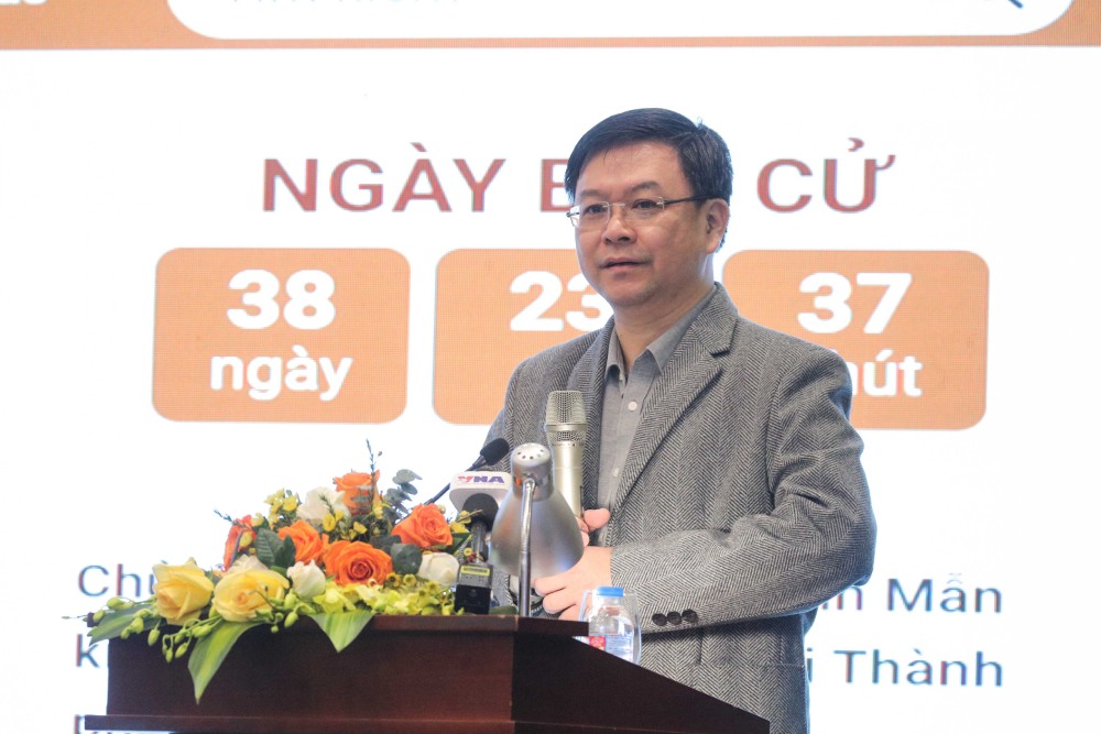 Mr. Nguyen Hai Long - Director of the Delegate Affairs Department of the National Assembly's Delegate Affairs Committee shared at the conference. Photo: Pham Dong