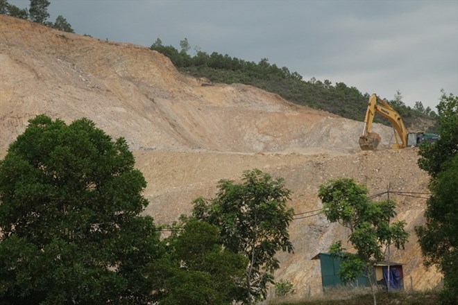 Approving the results of winning auctions for 7 more mineral mines contributes to overcoming the shortage of construction materials in Ha Tinh. Photo: Tran Tuan.