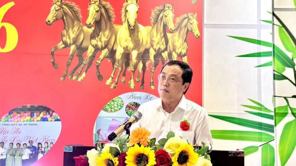 Ông Phạm Trọng Hiền – Tổng Giám đốc Công ty TNHH Giày da Mỹ Phong – phát biểu tại buổi họp mặt tất niên mừng Xuân Bính Ngọ 2026. Ảnh: Hoàng Lộc