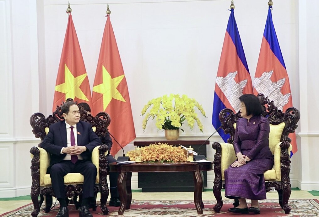Politburo Member, National Assembly Chairman Tran Thanh Man meets with Cambodian National Assembly Chairman Khuon Sudary. Photo: Quochoi. vn