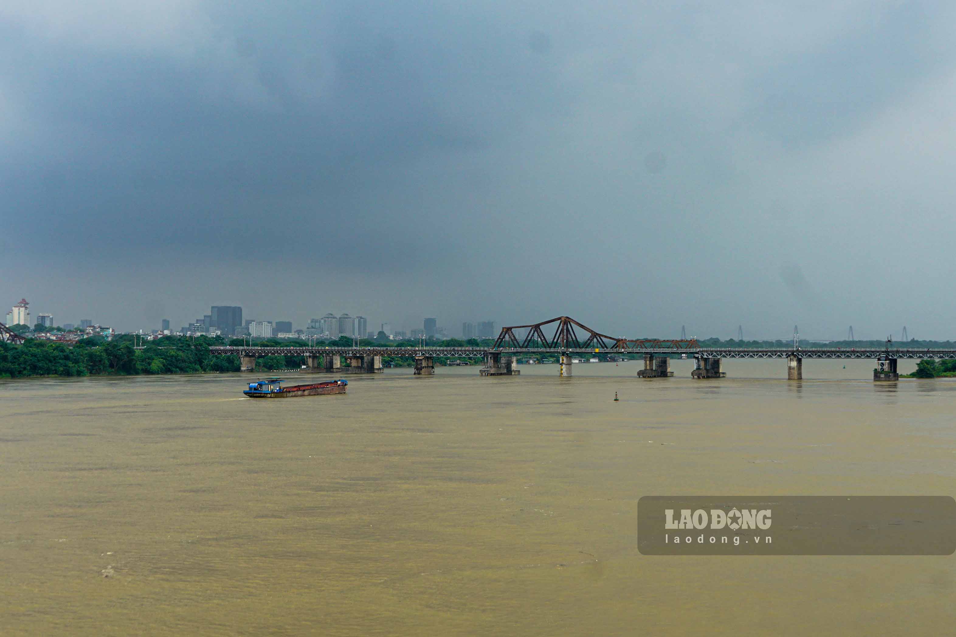 Toàn cảnh cầu Long Biên. Ảnh: Ngọc Thùy