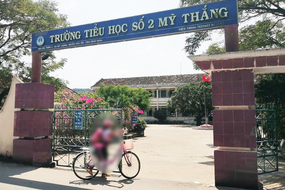 The Principal and Accountant of My Thang Primary School No. 2 have legalized documents and withdrew more than 1.3 billion VND from the budget. Photo: Minh Anh