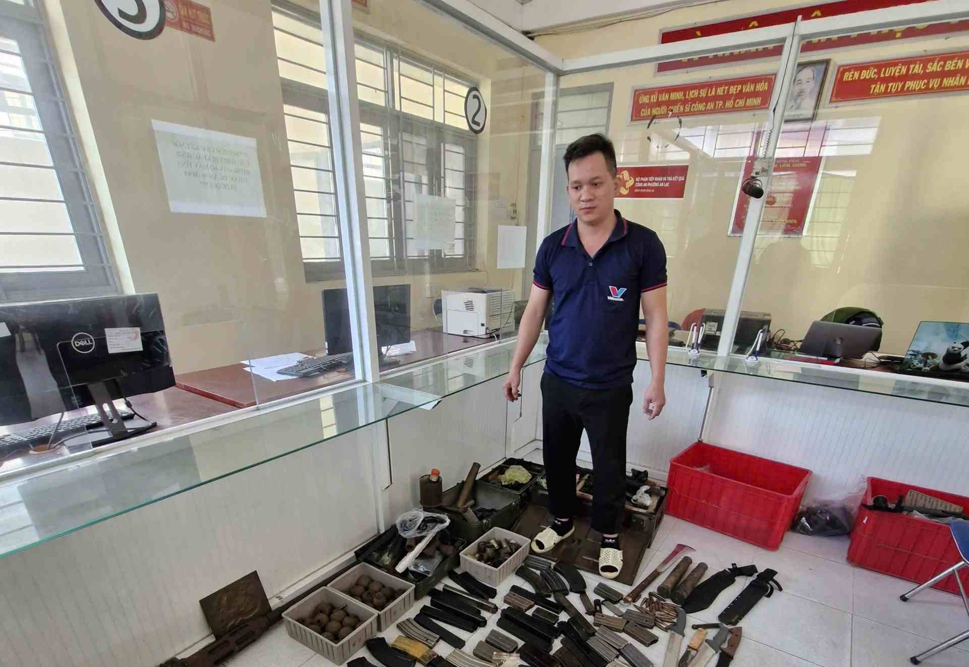 Prosecuting a subject for selling a large quantity of military weapons online