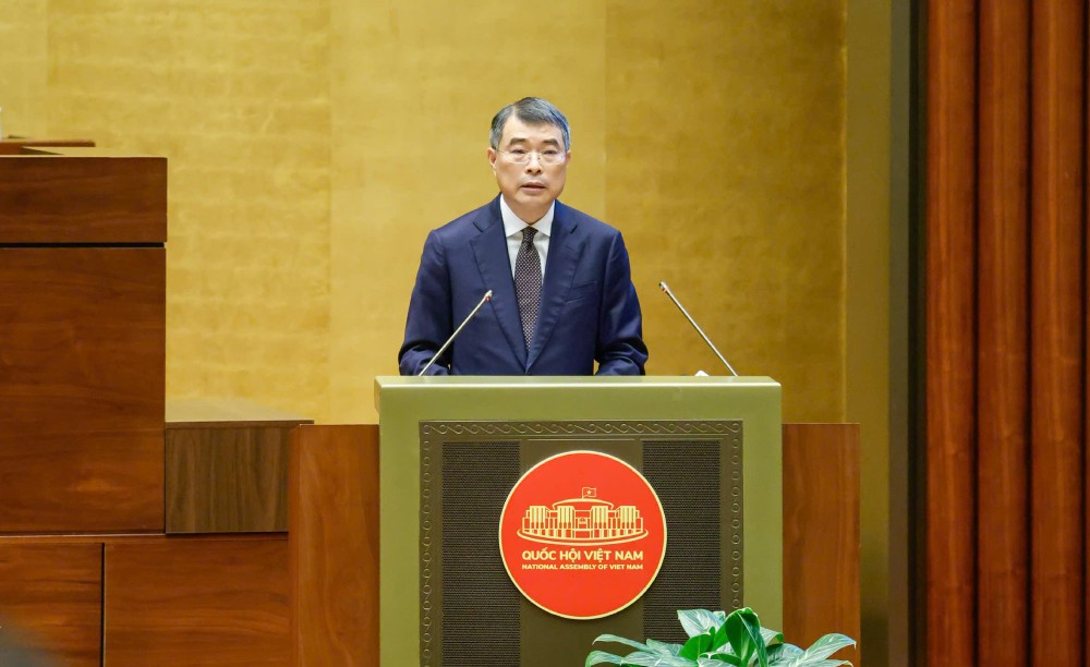 Politburo member, Secretary of the Party Central Committee, Head of the Central Organization Committee Le Minh Hung said that the XIV Congress determined to supplement and amend the Party Charter along with supplementing and amending the Political Platform for building the country in the transitional period to socialism at the XV Party Congress on the occasion of the 100th anniversary of the Party's establishment. Photo: Hai Nguyen
