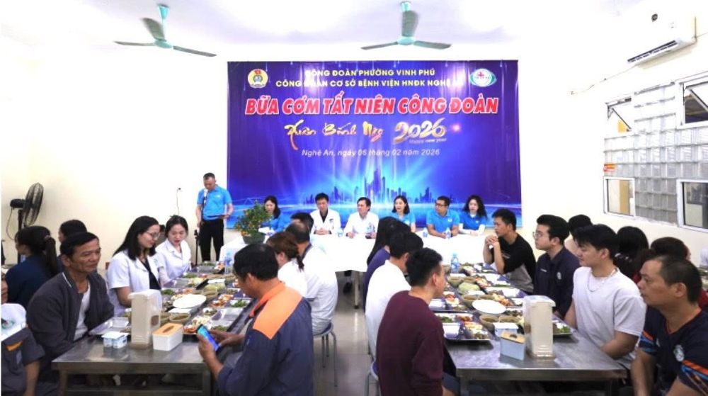 The Tet Eve meal takes place in a cozy and reunited atmosphere in the days leading up to Tet. Photo: Nghe An Trade Union.