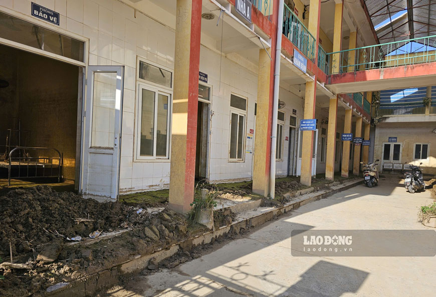 Từ 6.2024 đến nay, bệnh viện dừng việc khám chữa bệnh. Một số cán bộ, viên chức vẫn bám trụ, duy trì việc trông nom và hoạt động tại cơ sở. Ảnh: Bảo Nguyên 