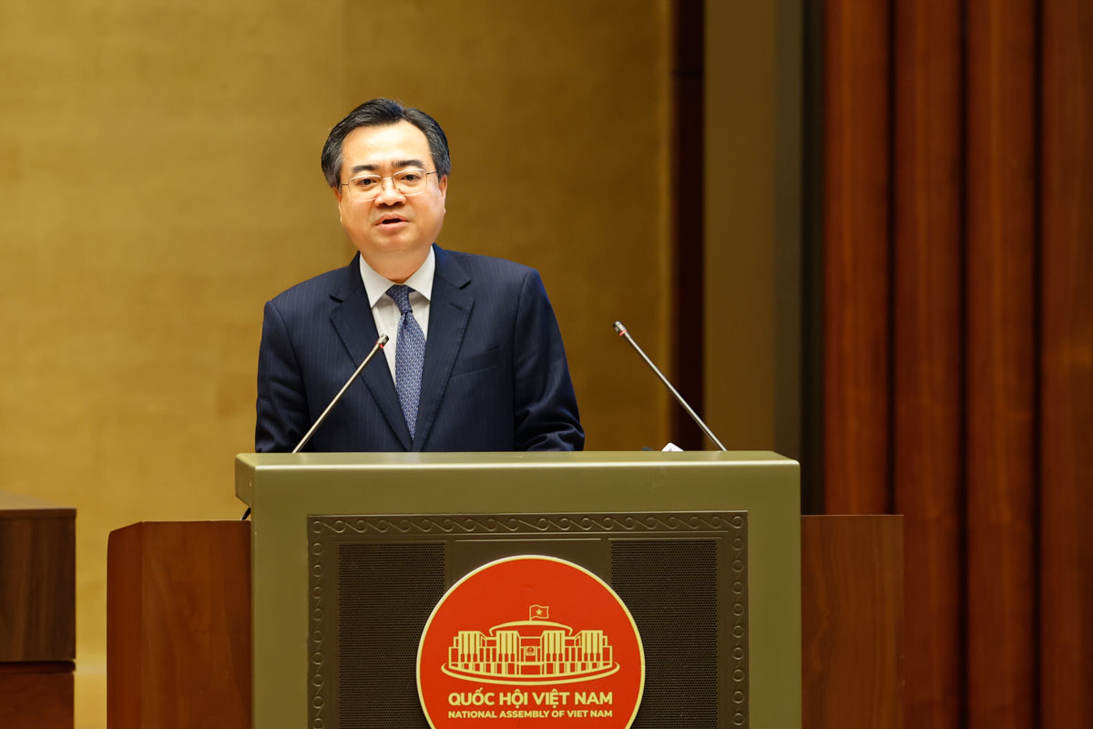 Head of the Central Policy and Strategy Committee Nguyen Thanh Nghi mentioned the establishment of a new growth model, restructuring the economy, taking science and technology, innovation and digital transformation as the main driving forces. Photo: Hai Nguyen