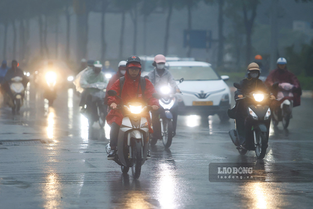 Drizzle and fog will appear more often as cold air waves weaken. Photo: Viet Anh