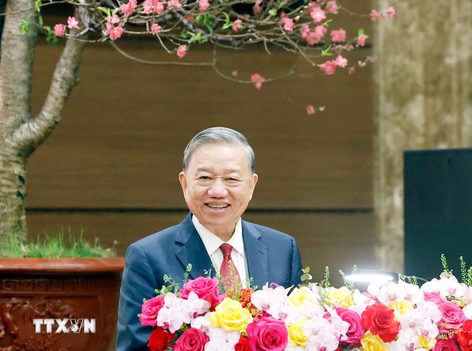 General Secretary To Lam visits and wishes Tet to the Party Committee, government and people of Hanoi Capital. Photo: VNA