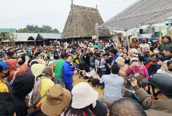 Ấm tình quân dân trong ngày hội “Xuân biên phòng” 2026 tại xã Hùng Sơn, Đà Nẵng. Ảnh: Hoàng Bin