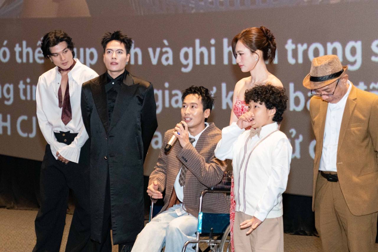 Tuan Tran sitting in a wheelchair at the event. Photo: Film crew.