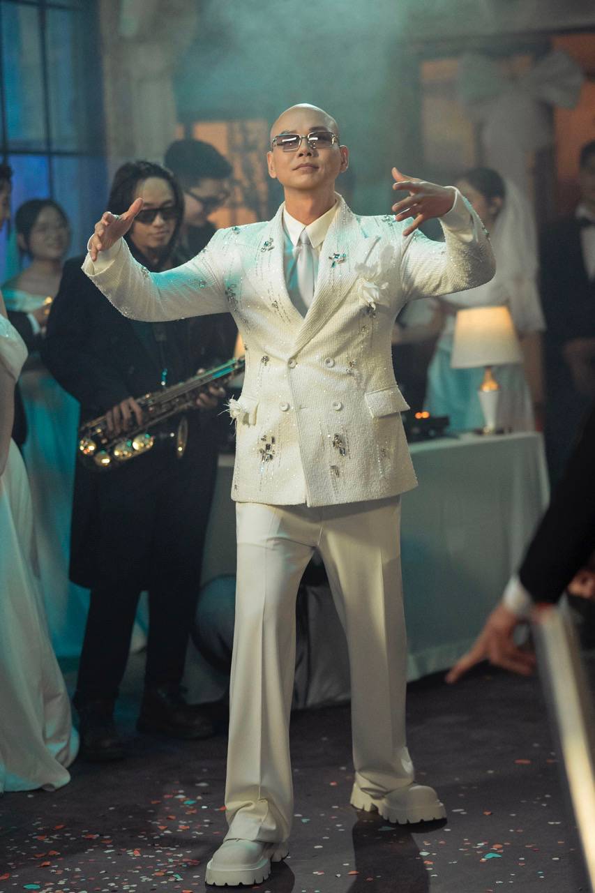 Phan Đinh Tùng trở lại với ca khúc mới mùa Valentine. Ảnh: Nghệ sĩ cung cấp.