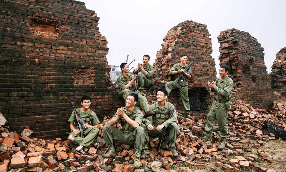 “Mưa đỏ” xô đổ mọi kỷ lục phòng vé tại thị trường điện ảnh Việt Nam. Ảnh: Nhà sản xuất