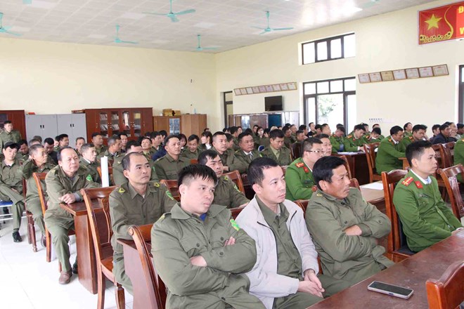 Lực lượng bảo vệ an ninh, trật tự ở cơ sở: Đủ 18 tuổi, học hết cấp 1 có thể tham gia