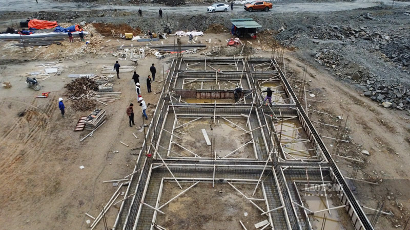 Đến Tết Nguyên đán, các phần móng nhà của khu trường nội trú sẽ xong. Ảnh: Đinh Đại