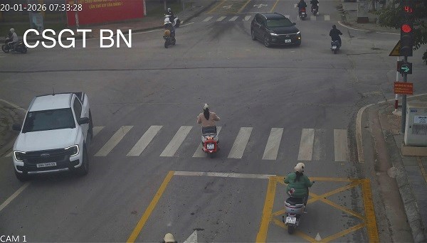 Phạt nguội hàng loạt chủ xe máy ngay giáp Tết Nguyên đán