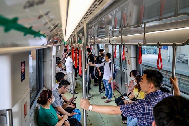 From February 9, 2026, Hanoi applies new train schedules at peak hours on 2 metro lines. Photo: To The