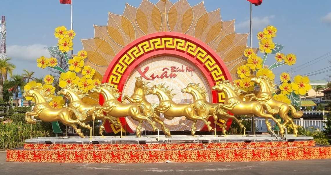 Cả bầy ngựa vàng rực tại phường Giá Rai, Bạc Liêu. Ảnh: Nhật Hồ.