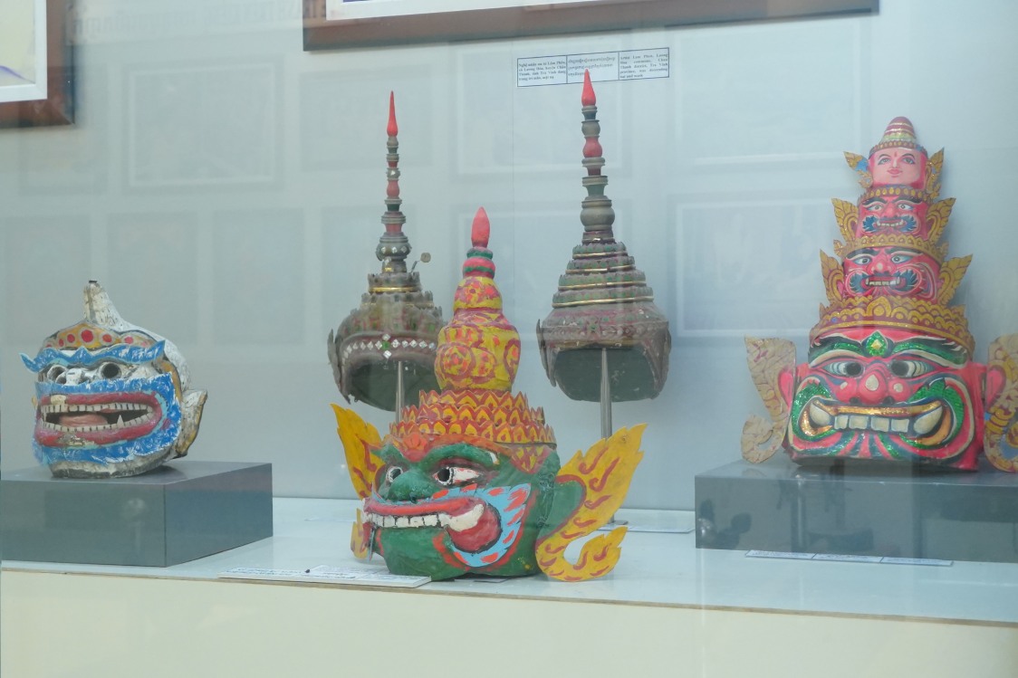 Ghi nhận thực tế cho thấy, dù không gian trưng bày không quá lớn, nhưng cách sắp xếp theo chủ đề giúp người xem có cái nhìn tương đối đầy đủ về đời sống văn hóa Khmer. Trong bối cảnh thay đổi địa giới hành chính, Bảo tàng Văn hóa Dân tộc Khmer vẫn là nơi lưu giữ ký ức văn hóa cộng đồng, đồng thời là điểm đến quen thuộc của học sinh, sinh viên và du khách khi về khu vực Trà Vinh cũ.