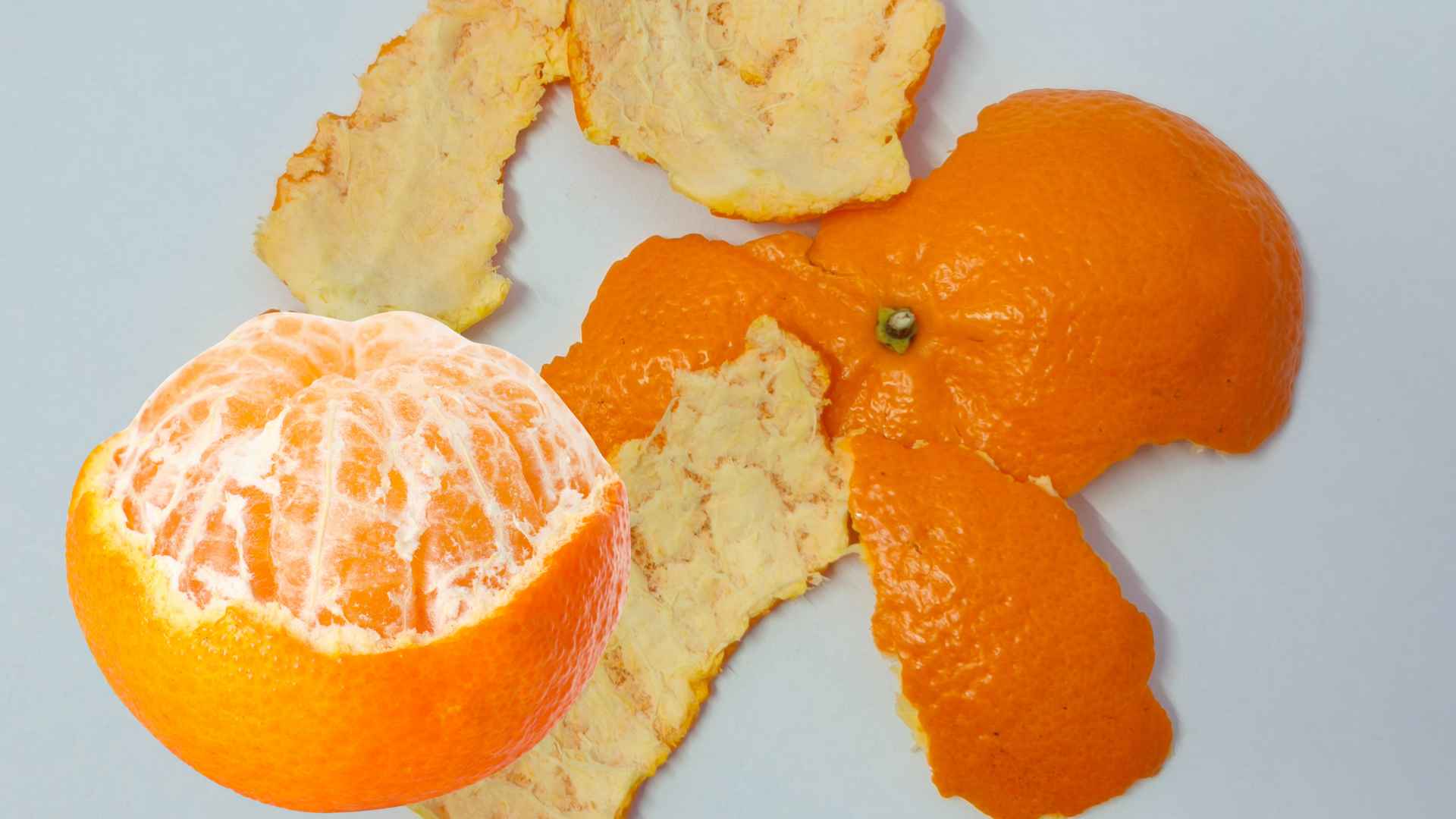 Tangerine peel can be dried and used as herbal tea, which can benefit kidney function. Graphic photo: Huong Son