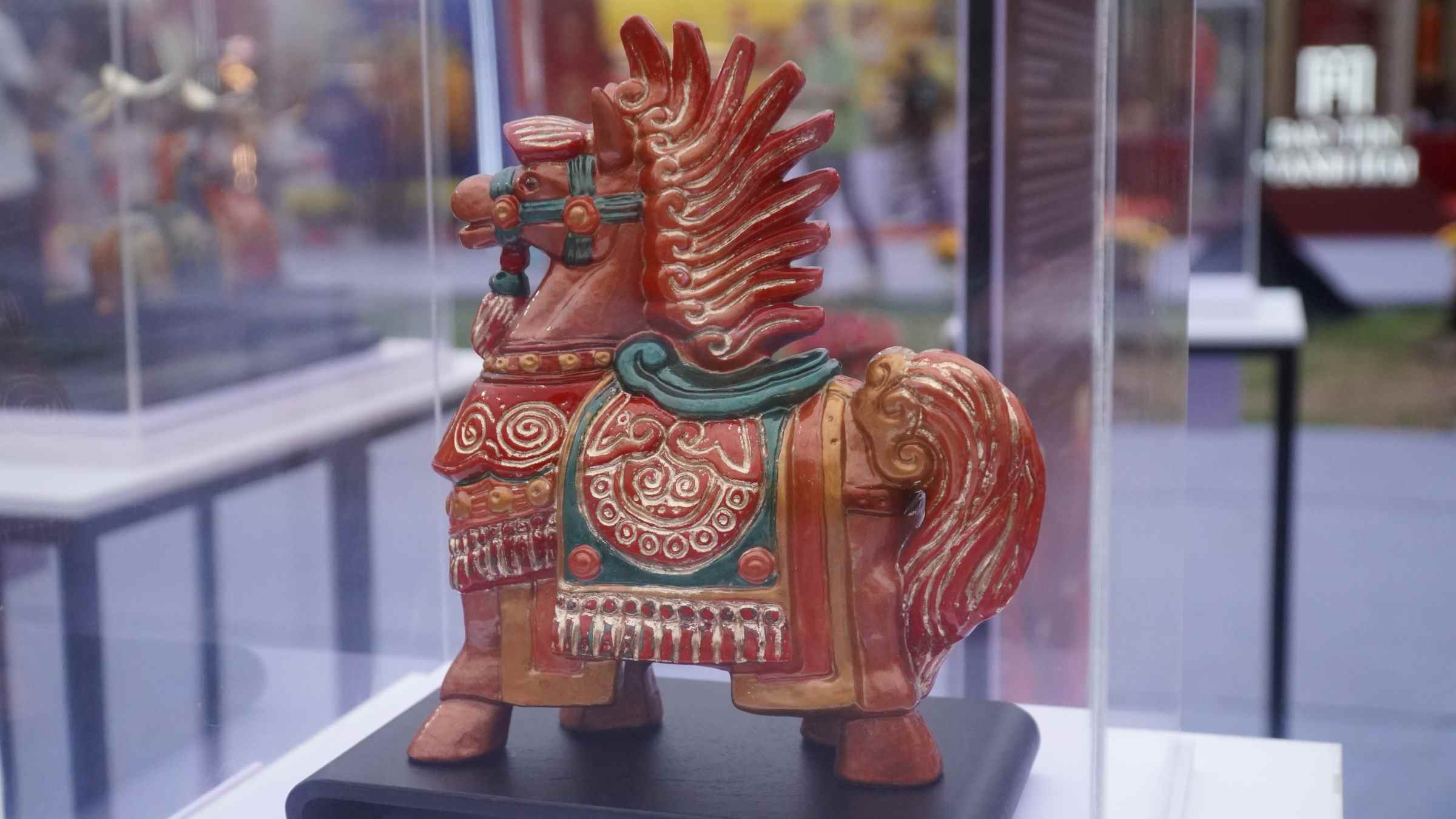 Một số sản phẩm ngựa tại sự kiện. Ảnh: Minh Vũ