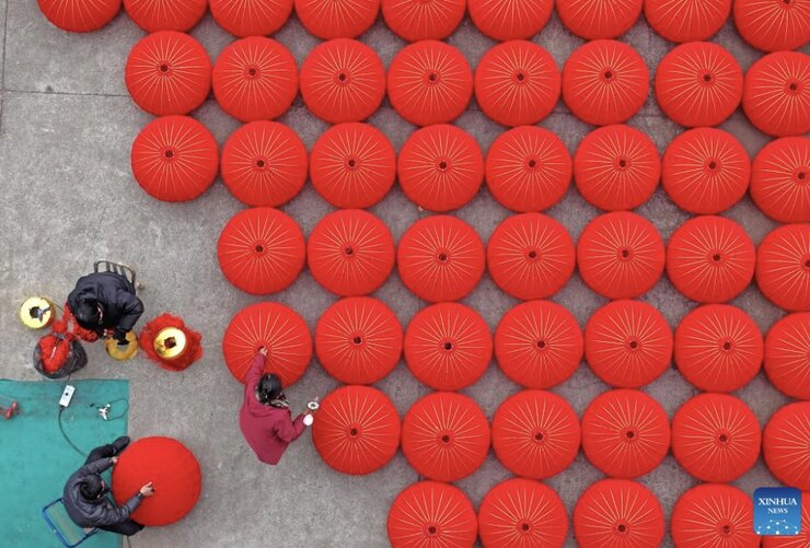 Năm Bính Ngọ 2026, tài năng của người tuổi Tuất tỏa sáng, dù đôi lúc có thể cảm thấy hơi tách biệt. Ảnh: Xinhua 