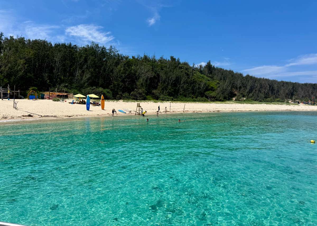 Hòn Tranh thu hút du khách đến trải nghiệm. Ảnh: Duy Tuấn