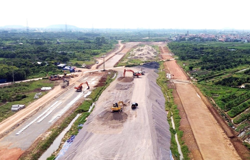 Construction units of the Ring Road 4 - Hanoi Capital Region investment project. Photo: Ngo Huong