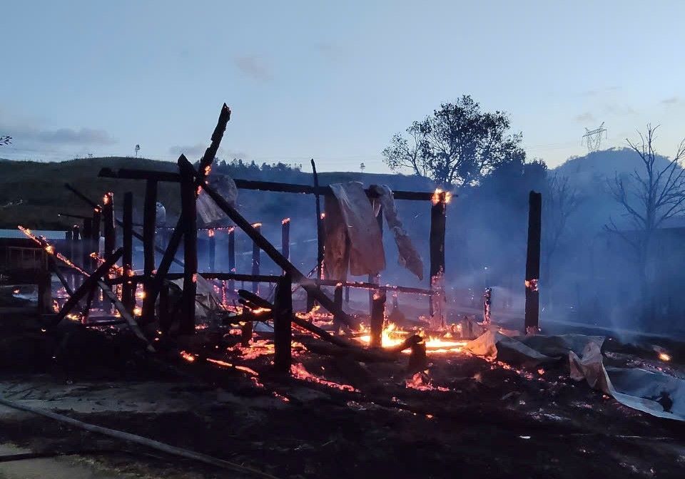 The fire completely burned down the communal house in Kon Braih commune, Quang Ngai province. Photo: Ngoc Chi