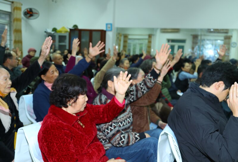 100% of voters voted to agree to introduce Colonel Pham Duc Hoai - Deputy Director of the Legal Department of the Ministry of National Defense to participate in the election of National Assembly deputies of the 16th term. Photo: Ministry of National Defense