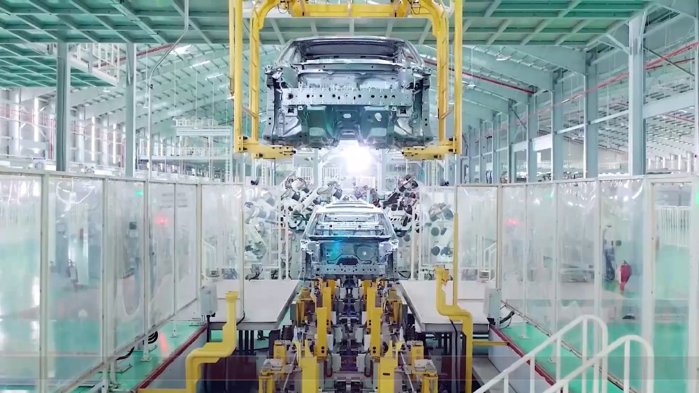 Nghị quyết 244 đặt mục tiêu bãi bỏ toàn bộ các quy định cản trở hoạt động sản xuất - kinh doanh. Ảnh: VGP