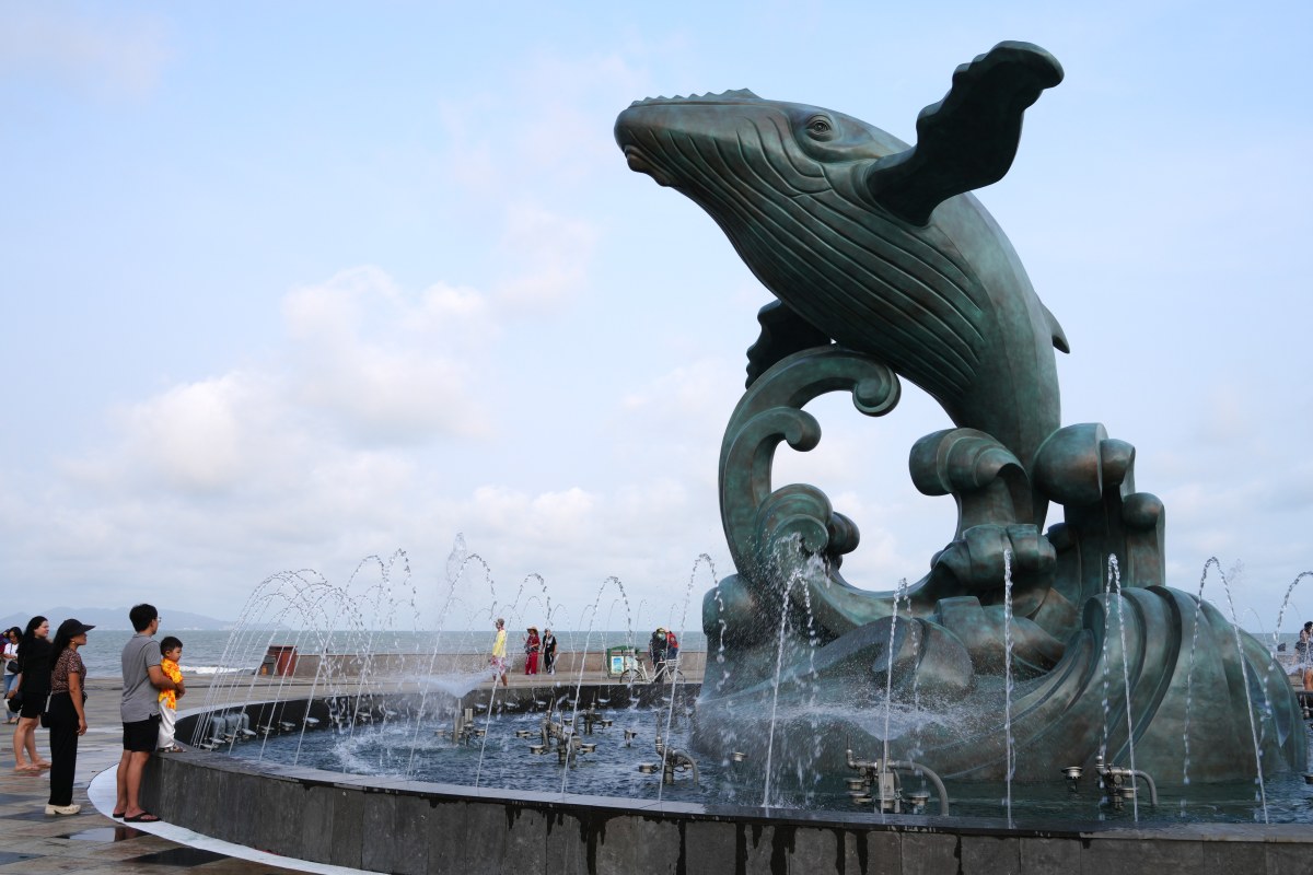 The Ca Ong statue has just been completed in Vung Tau, contributing to creating a new symbol for local tourism. Photo: Thanh An