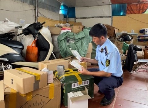 The law allows handling according to the provisions of Clause 3, Article 126 of the Law on Handling of Administrative Violations to organize immediate sale (direct sale, not through auction) of exhibits and means of administrative violations that are goods and items, if not handled immediately, after having a decision to confiscate goods and items, those goods and items are likely to be damaged and reduced in quality. Illustrative photo: Thanh Tuan