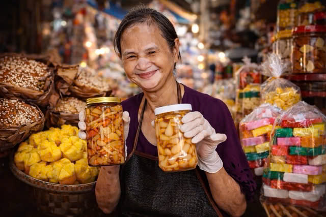 고향을 떠난 사람들도 사이공 중심부에서 익숙한 고향 선물로 설날을 맞이합니다. 사진: 응우옌 리