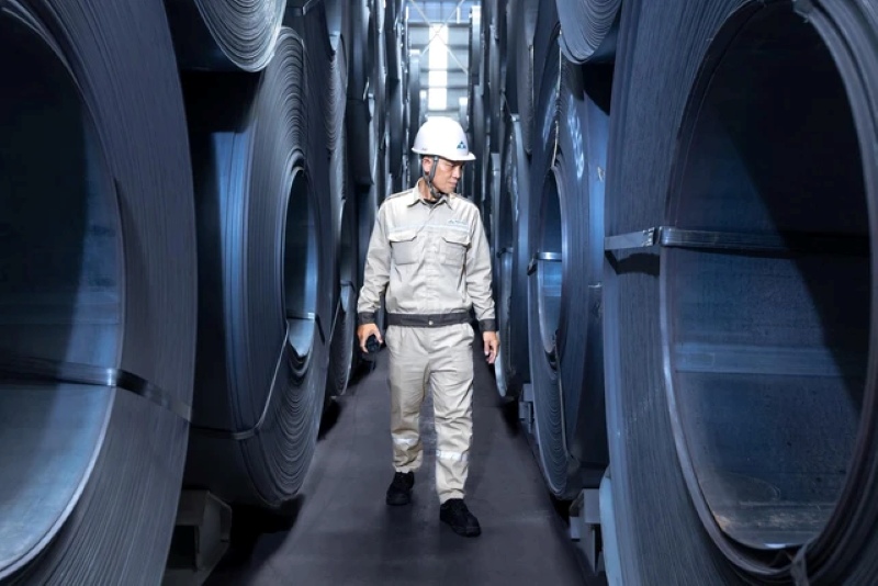 Focus on developing high-quality steel products. Pictured is the hot-rolled steel coil product area of Hoa Phat Group. Photo: Nguyen Tung