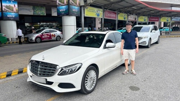 Cận Tết Nguyên đán 2026, xe thuê tự lái tại Hà Nội tăng giá mạnh. Ảnh: Vũ Hoàn