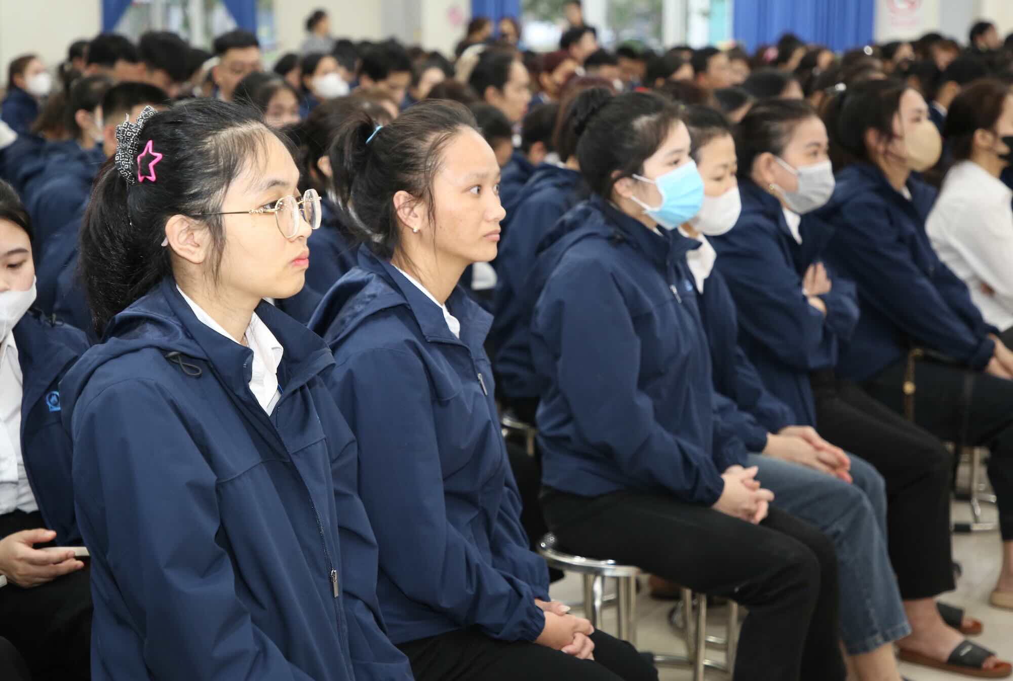 Người lao động tham gia buổi lễ. Ảnh: Công Sáng